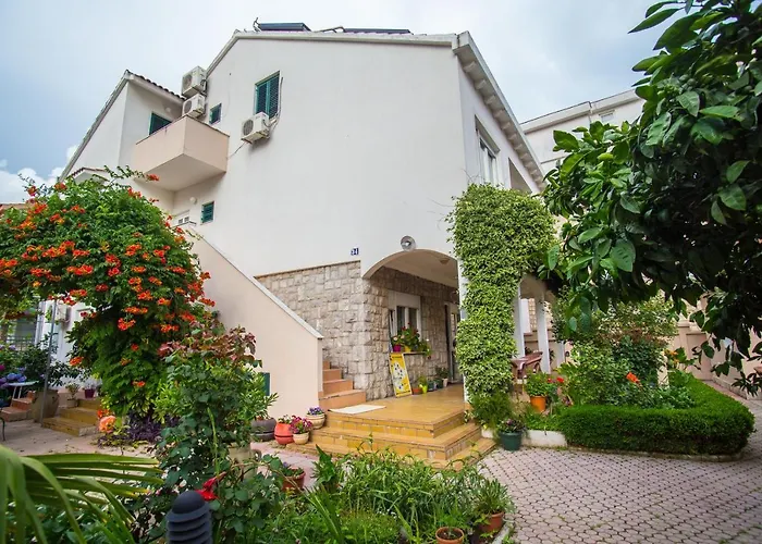 Rooms & Apartments Boskovic