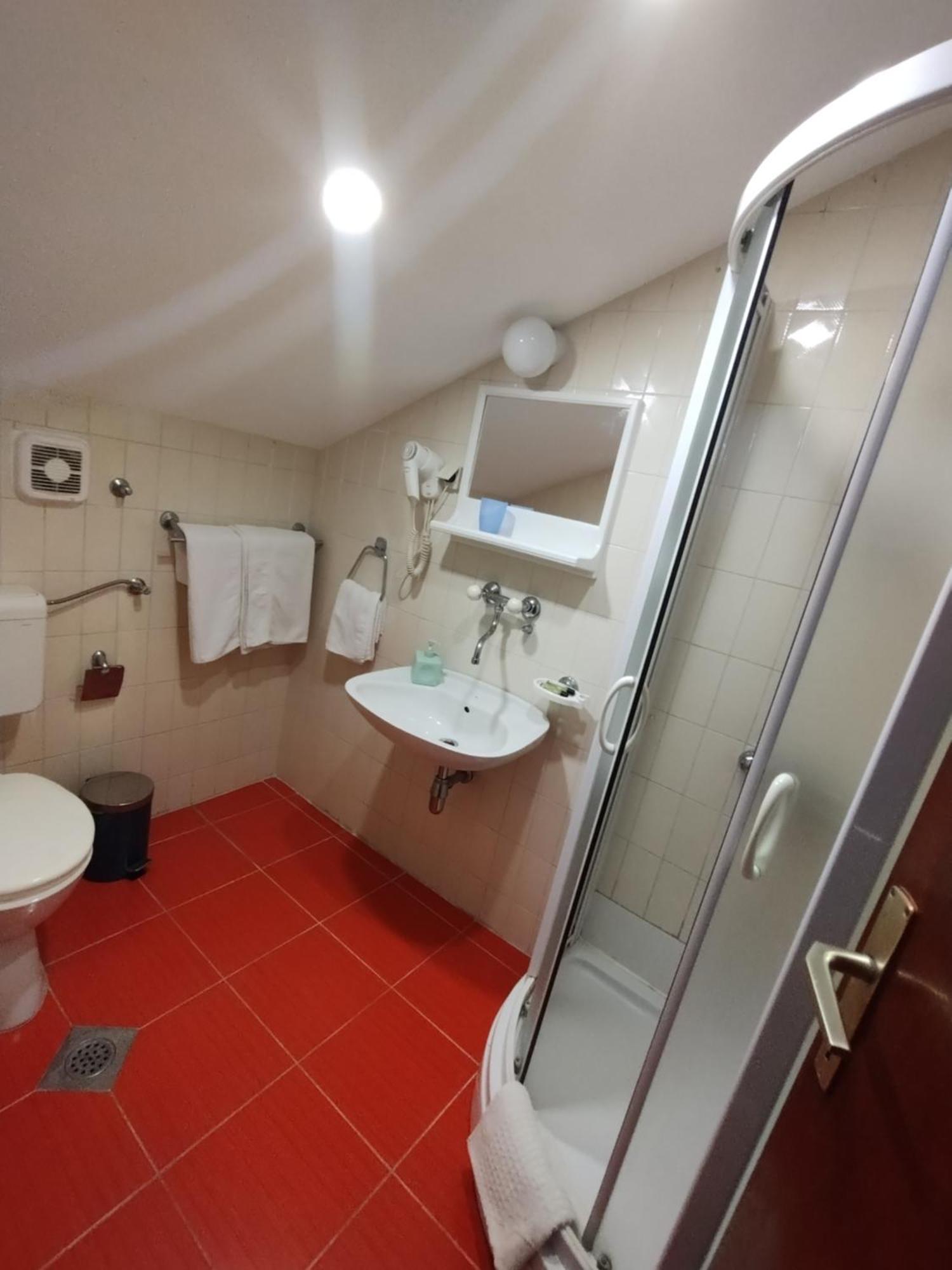 & Boskovic Guest house *